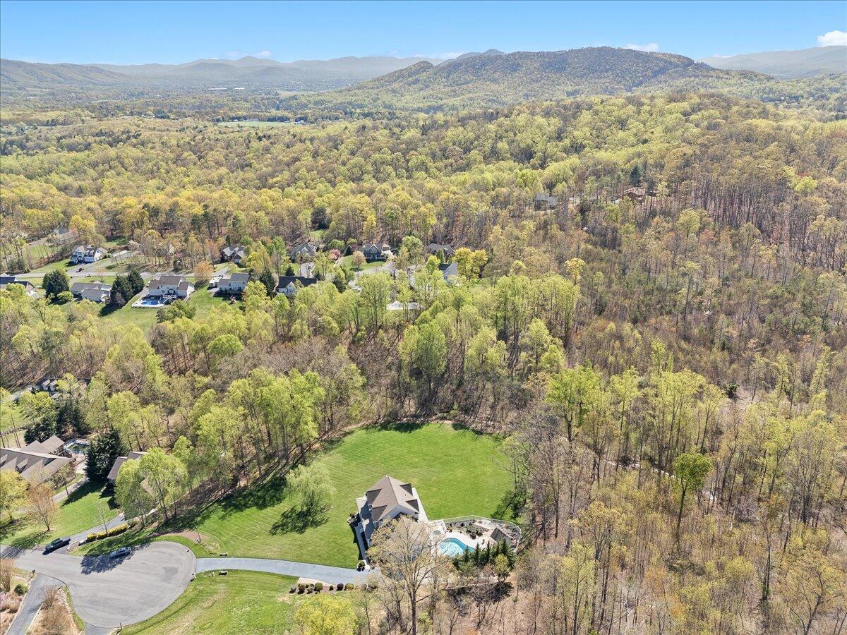 143 Gillie LN