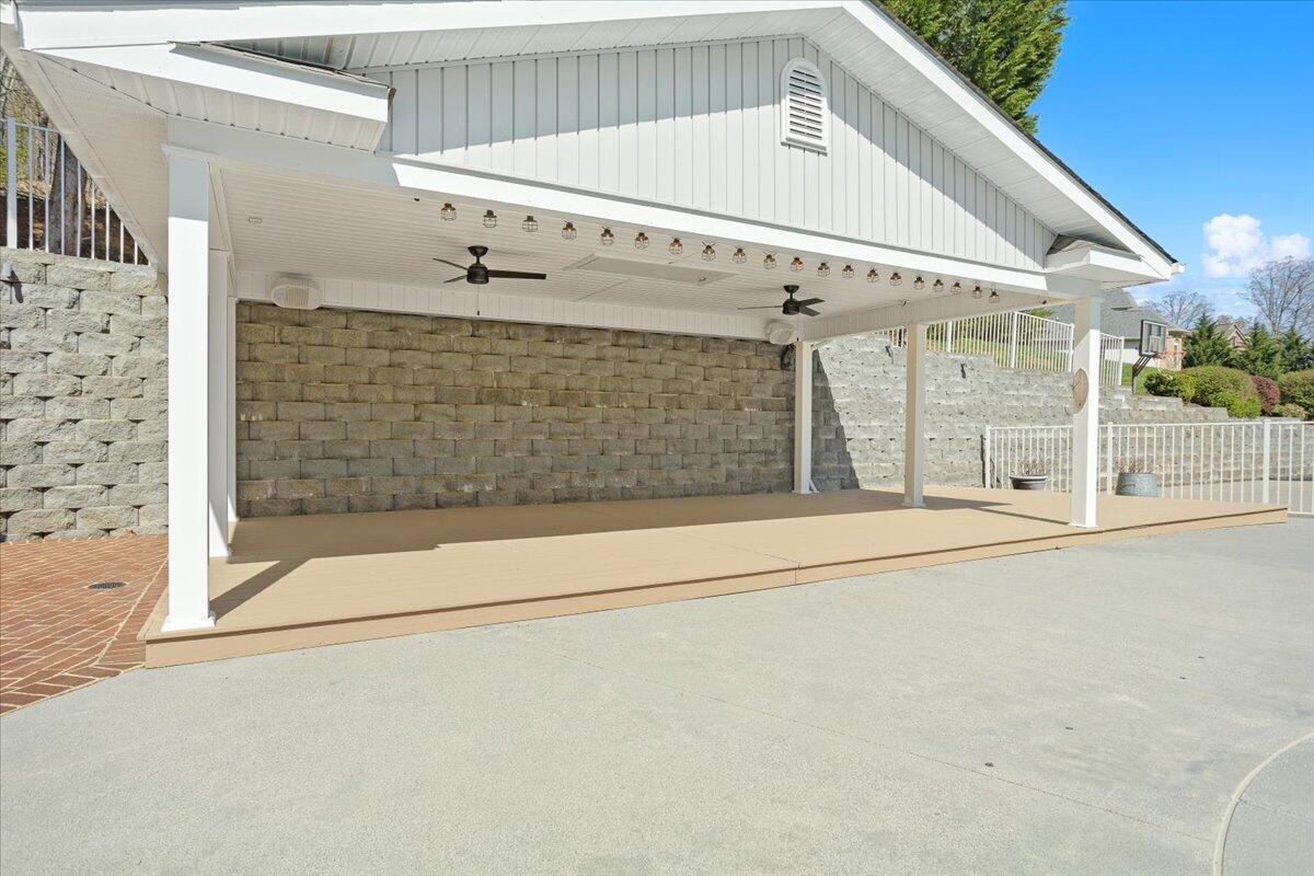 143 Gillie LN