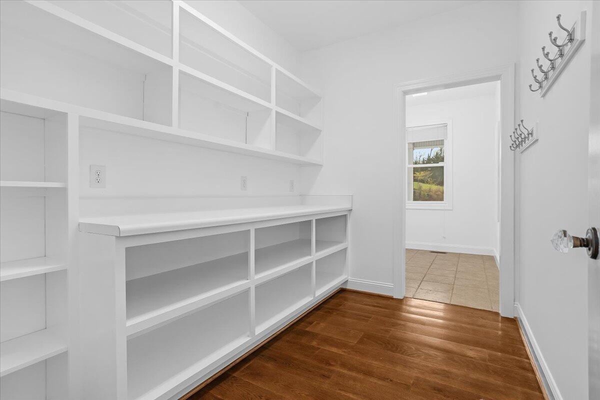 143 Gillie LN