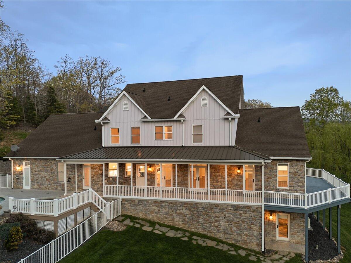 143 Gillie LN