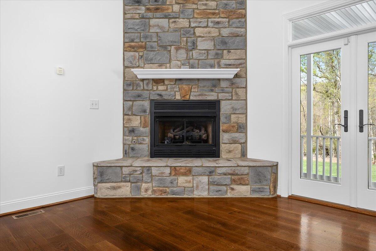 143 Gillie LN