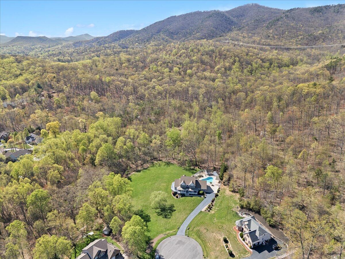 143 Gillie LN