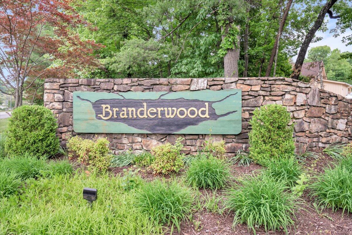 4554 Summerset DR