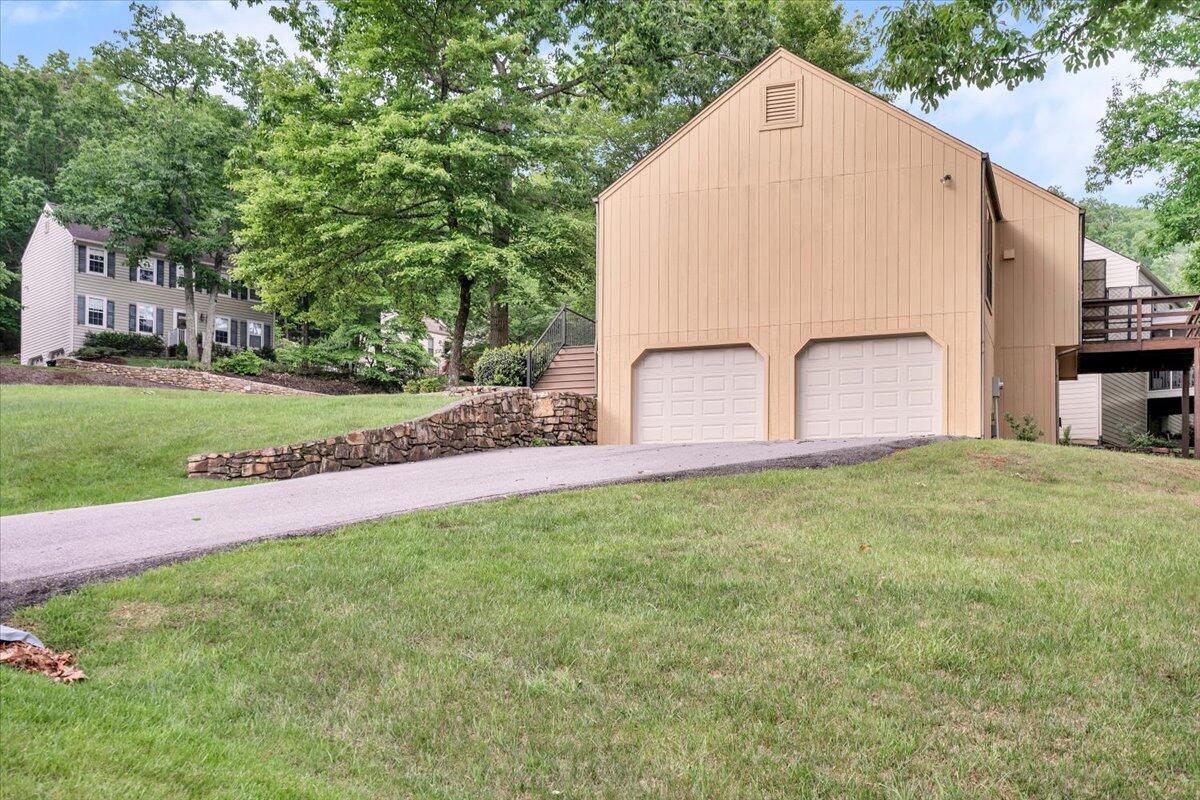 4554 Summerset DR