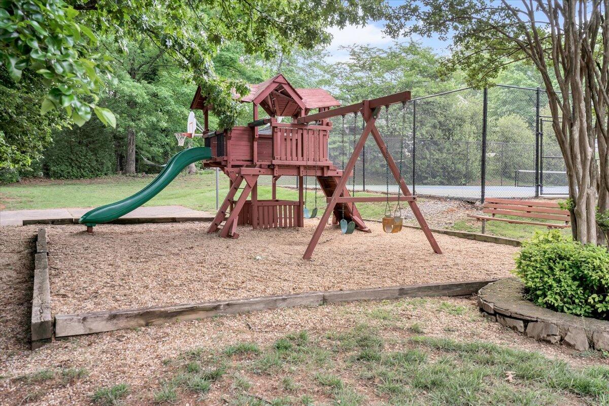 4554 Summerset DR