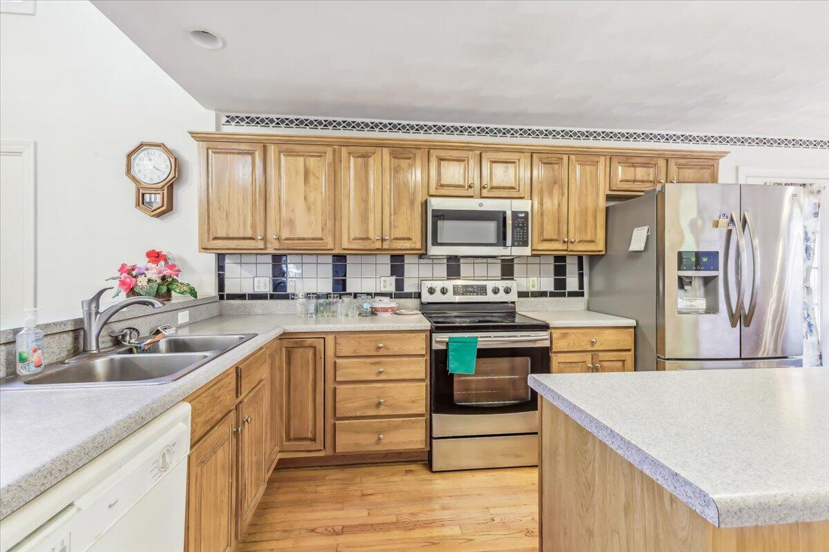 4816 Hickory Hill DR