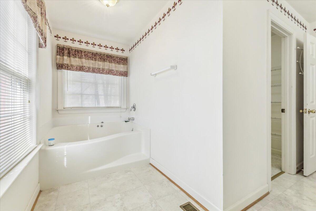4816 Hickory Hill DR
