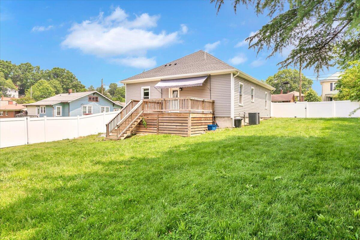 323 N Blair ST