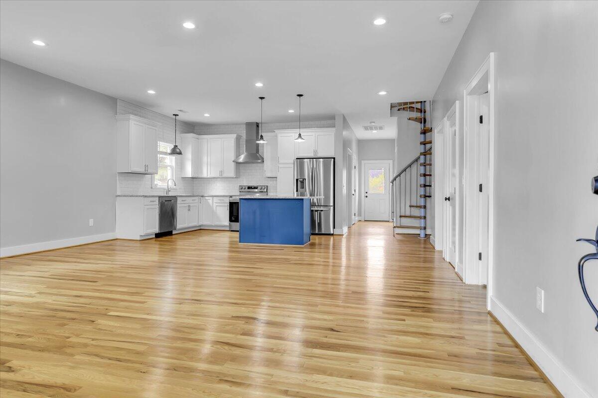 323 N Blair ST