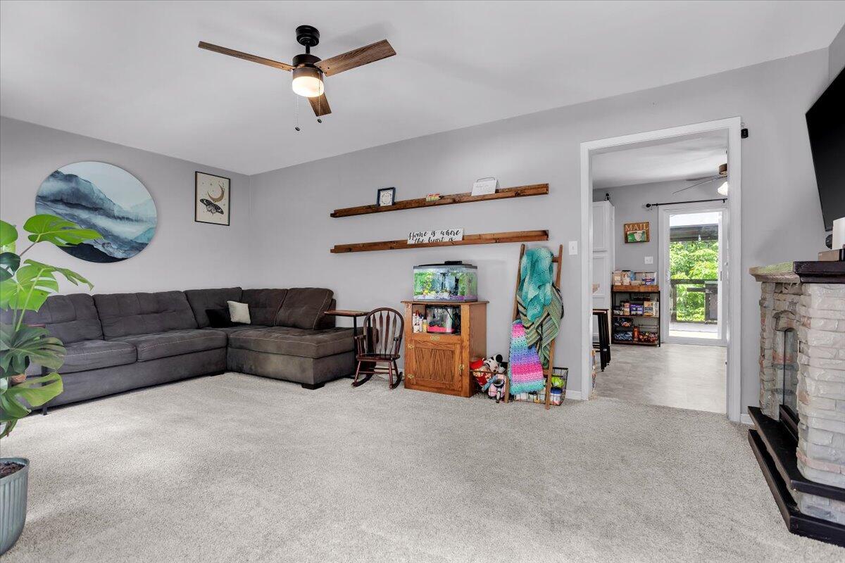 1059 Stonewall RD