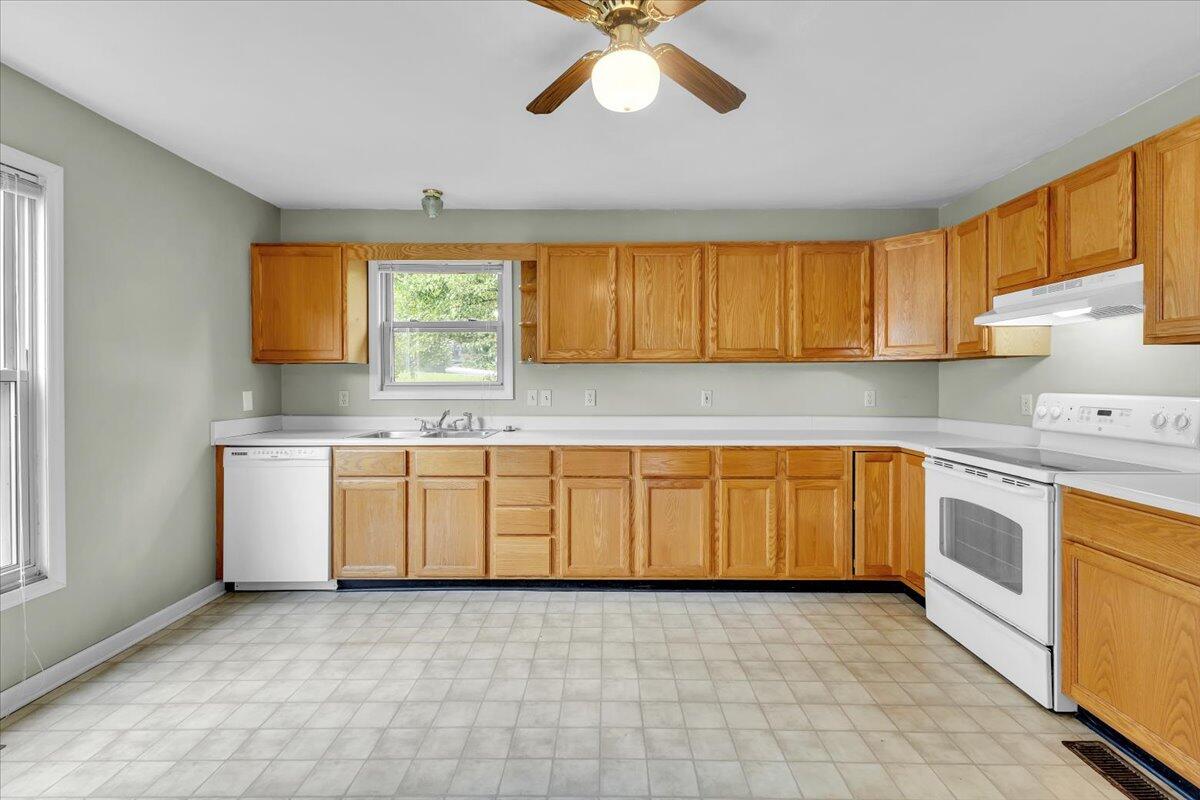 4902 Old Mountain RD NE