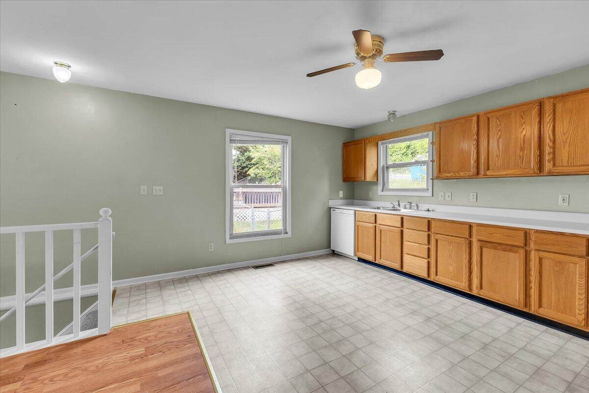 4902 Old Mountain RD NE