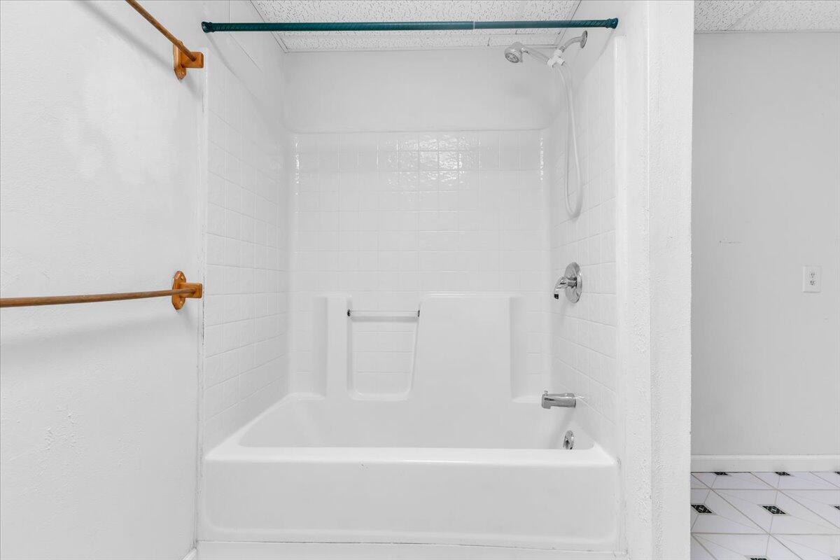 4902 Old Mountain RD NE