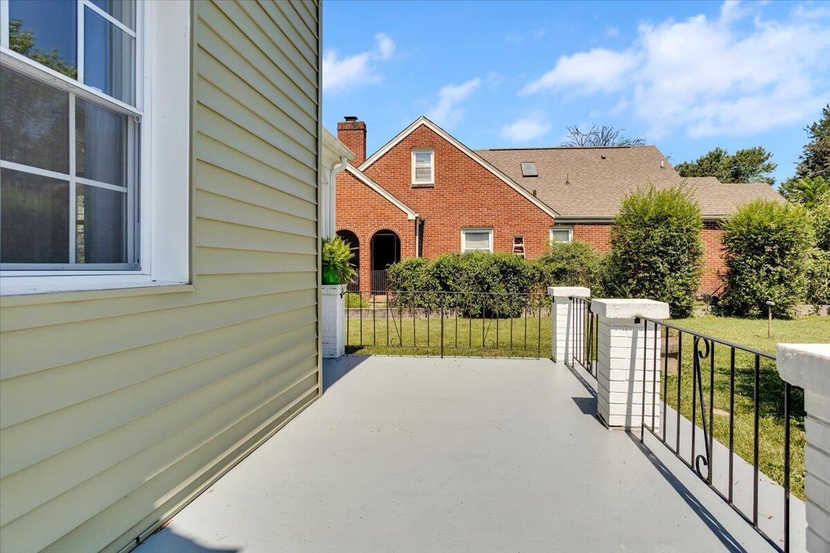 335 Roanoke BLVD