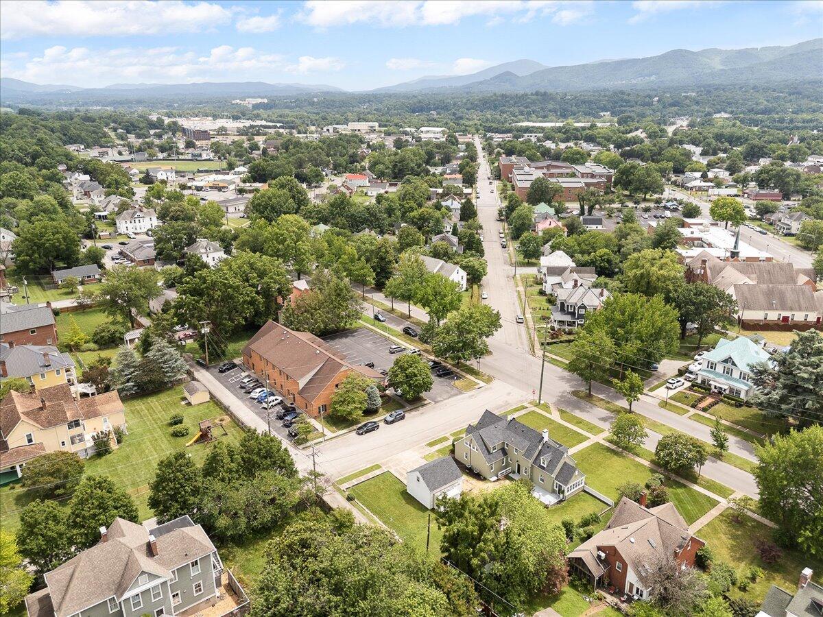 335 Roanoke BLVD