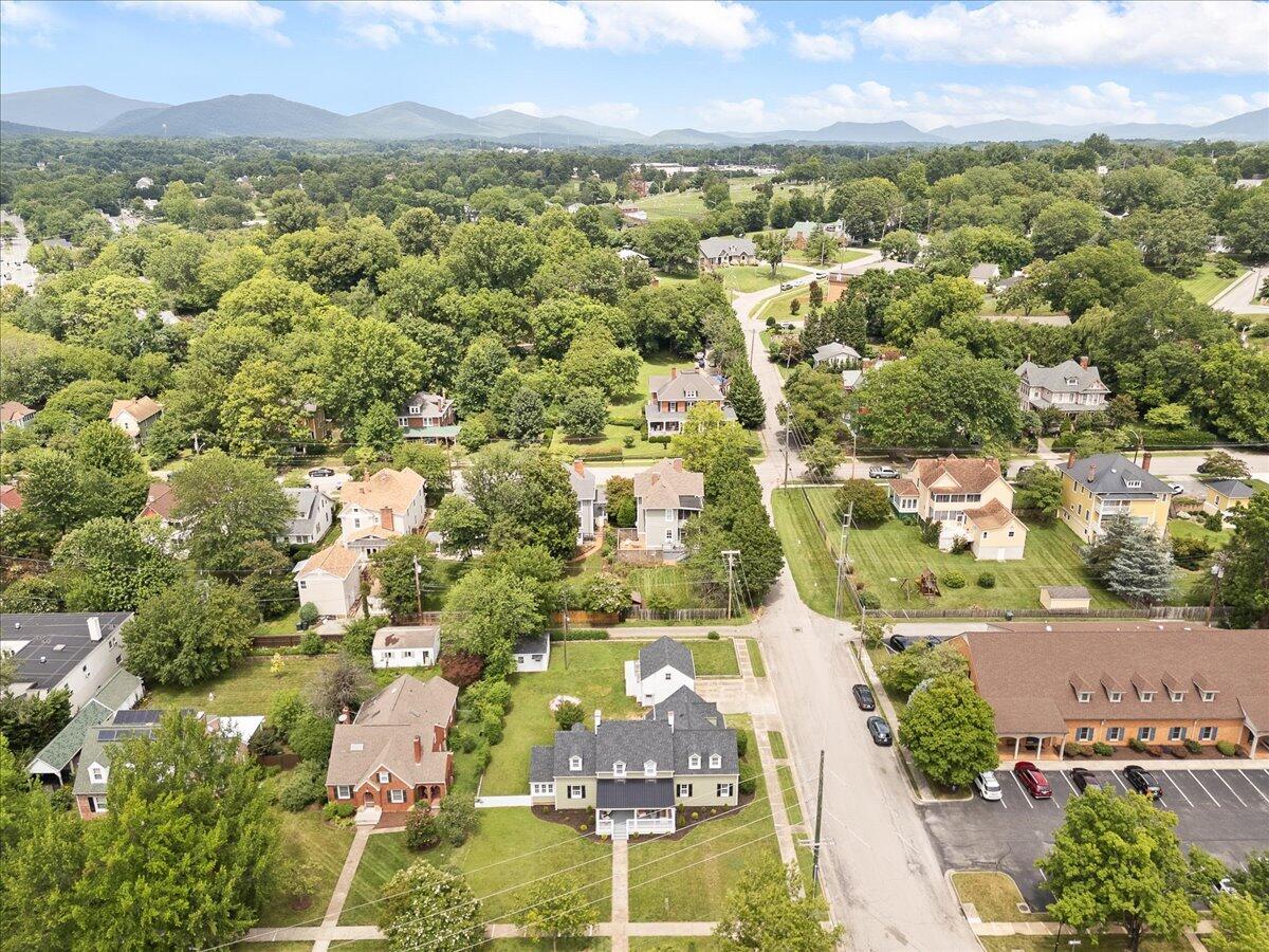 335 Roanoke BLVD
