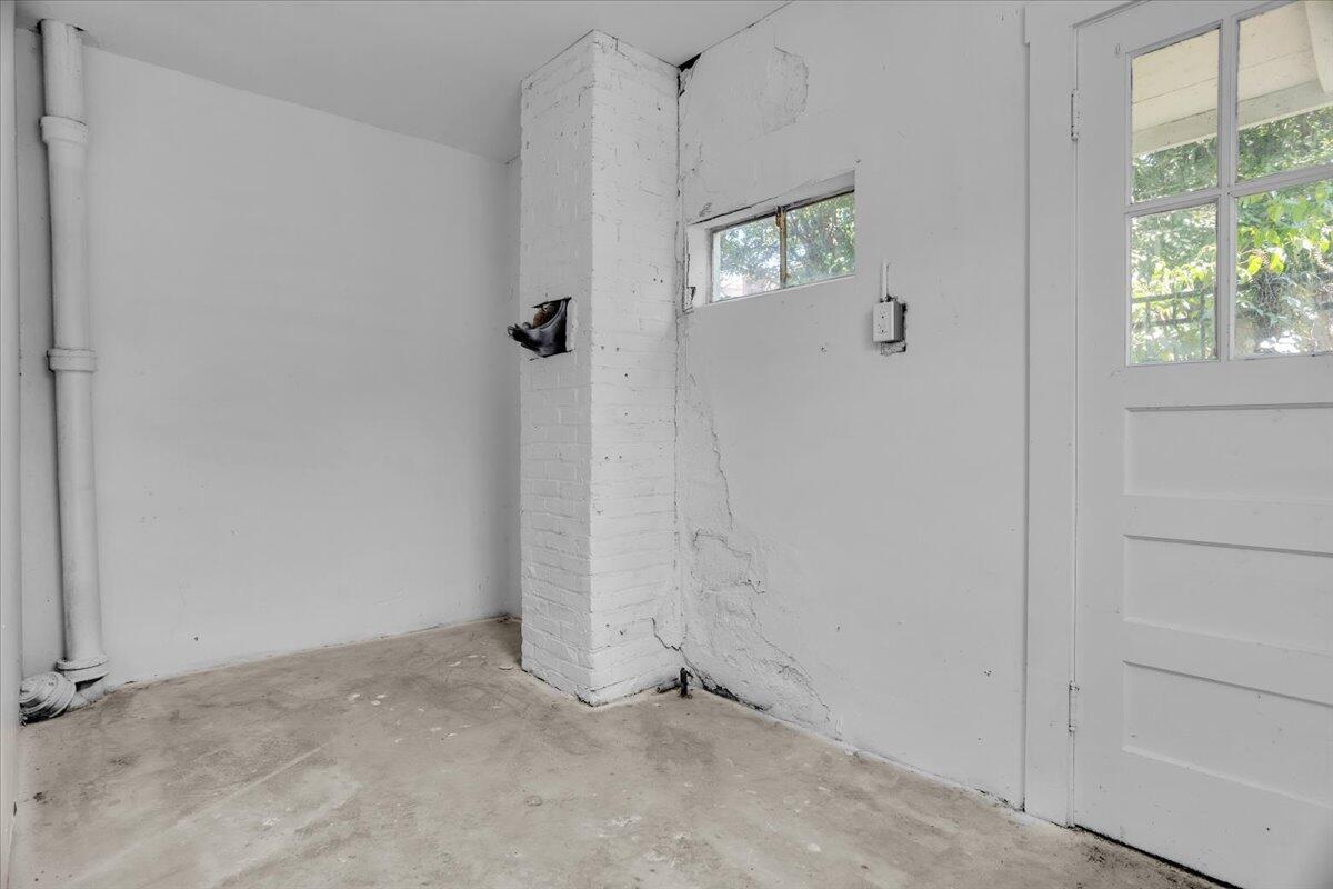 335 Roanoke BLVD