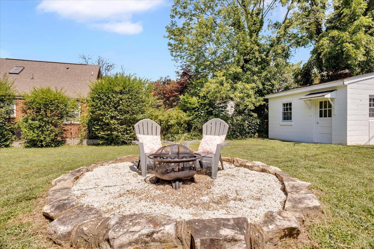 335 Roanoke BLVD