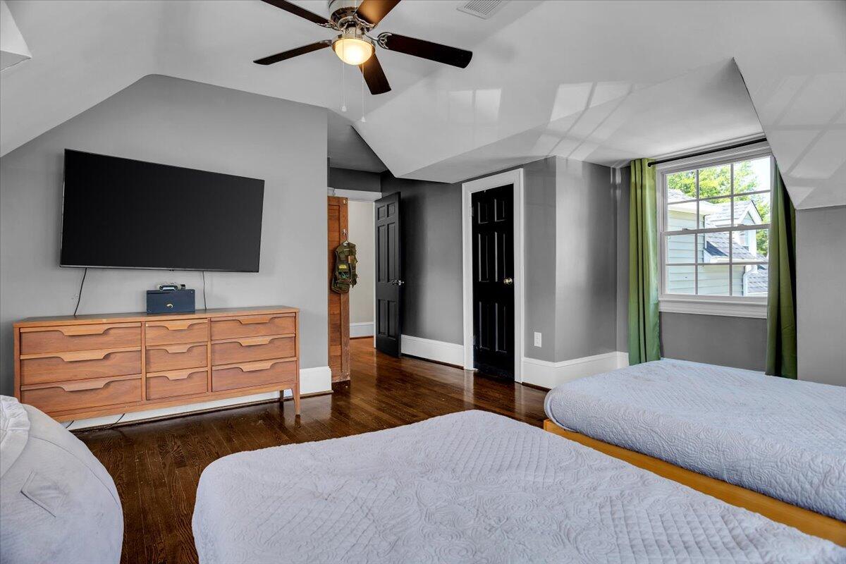 335 Roanoke BLVD