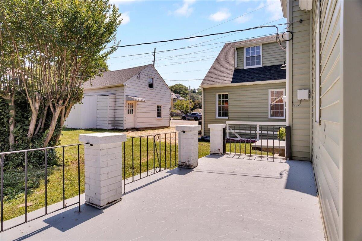 335 Roanoke BLVD
