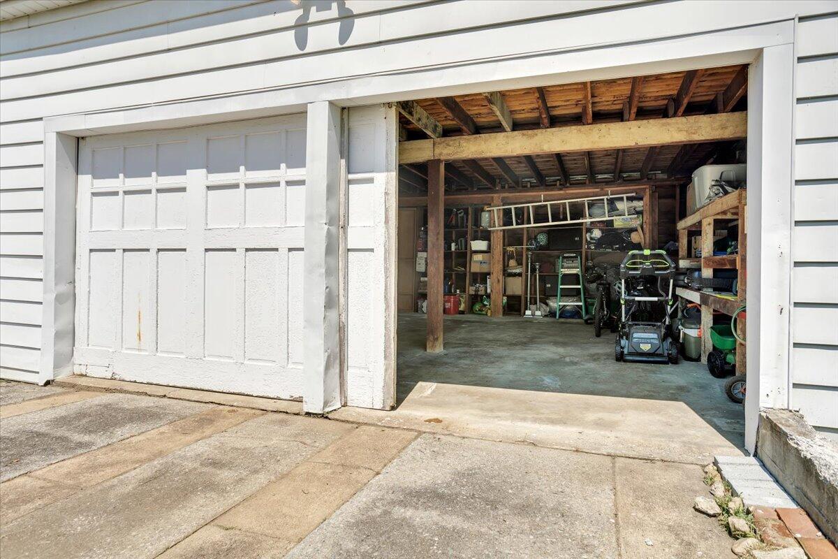 335 Roanoke BLVD