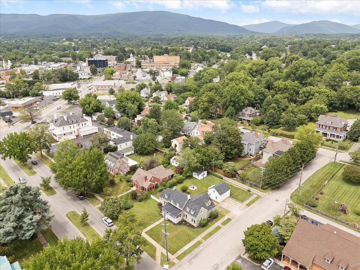 335 Roanoke BLVD