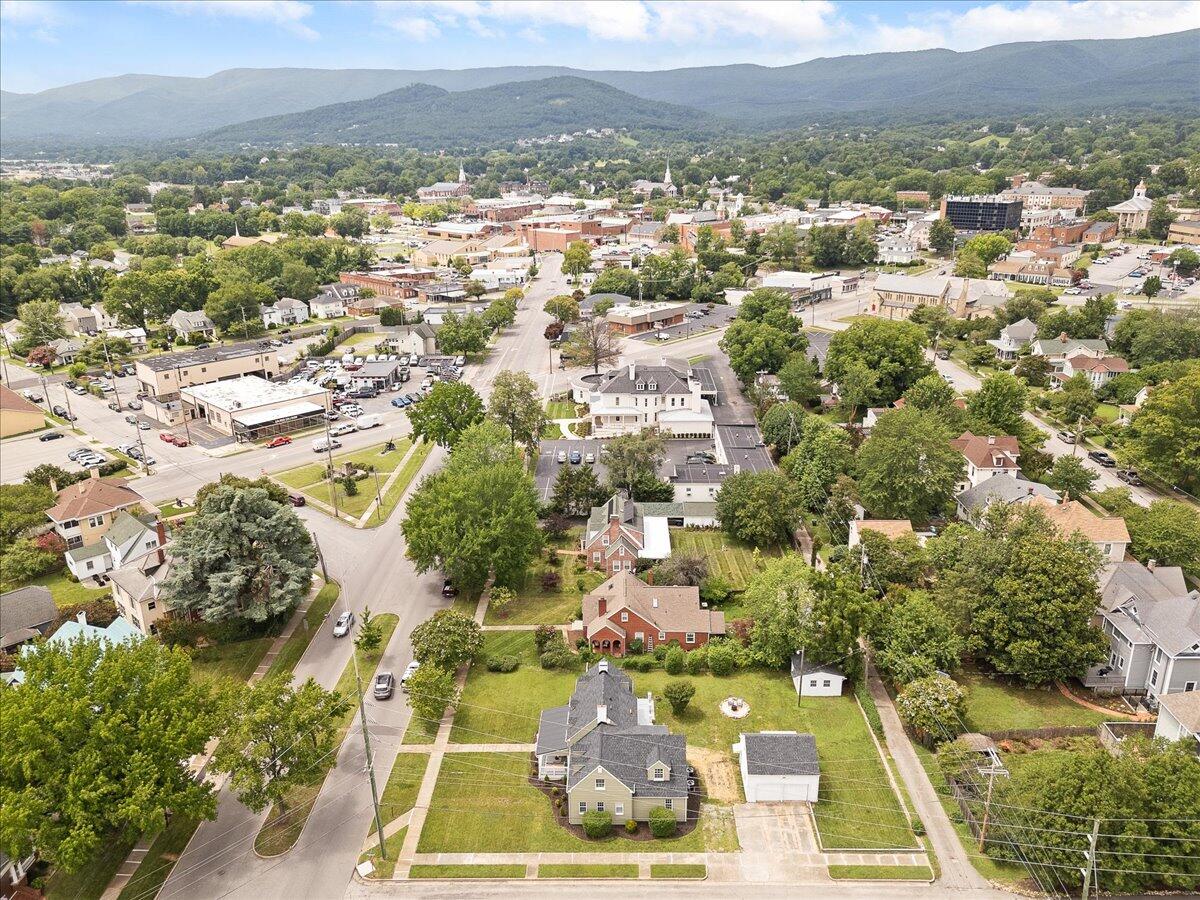 335 Roanoke BLVD