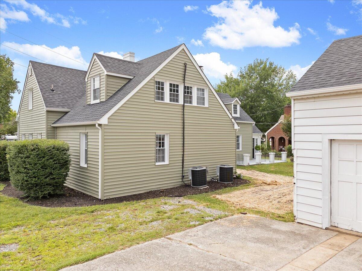 335 Roanoke BLVD