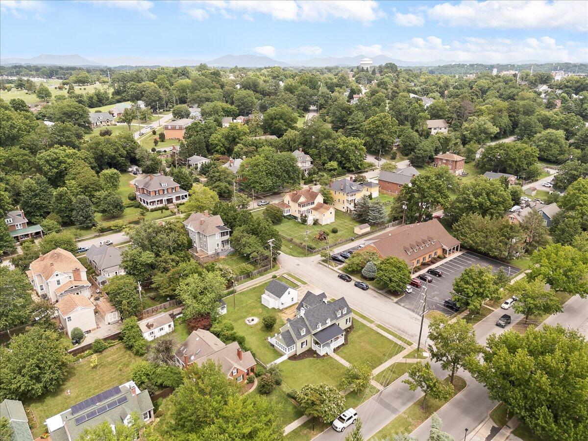 335 Roanoke BLVD