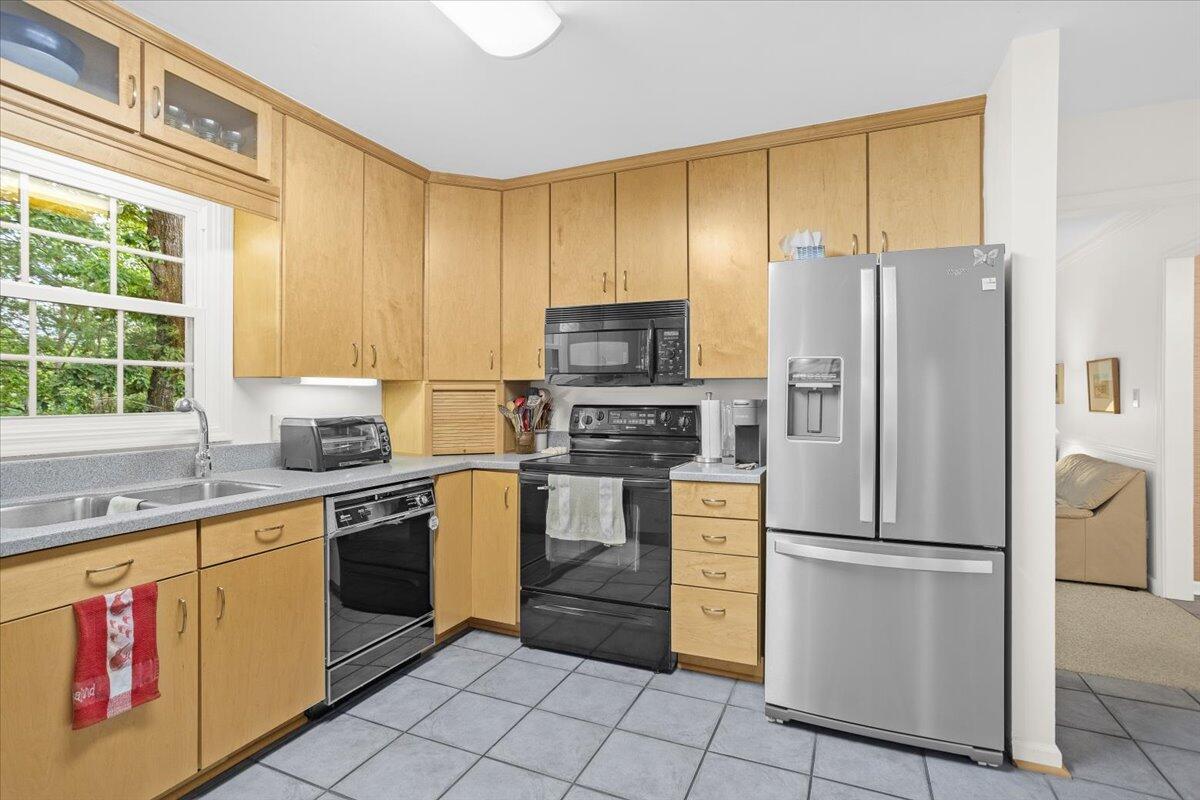 4131 Snowbird CIR
