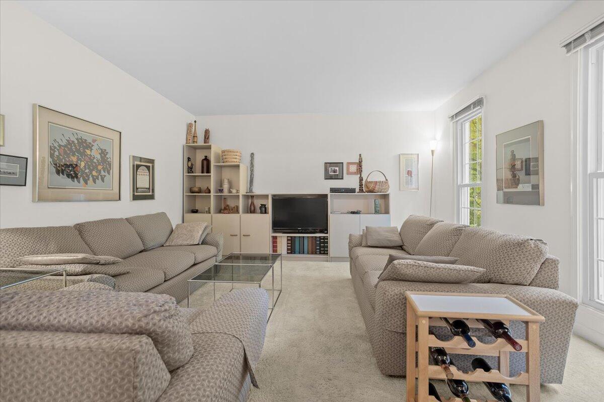 4131 Snowbird CIR