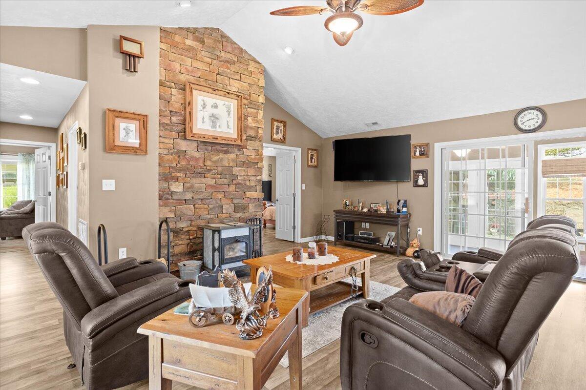 1530 Indian Springs LN