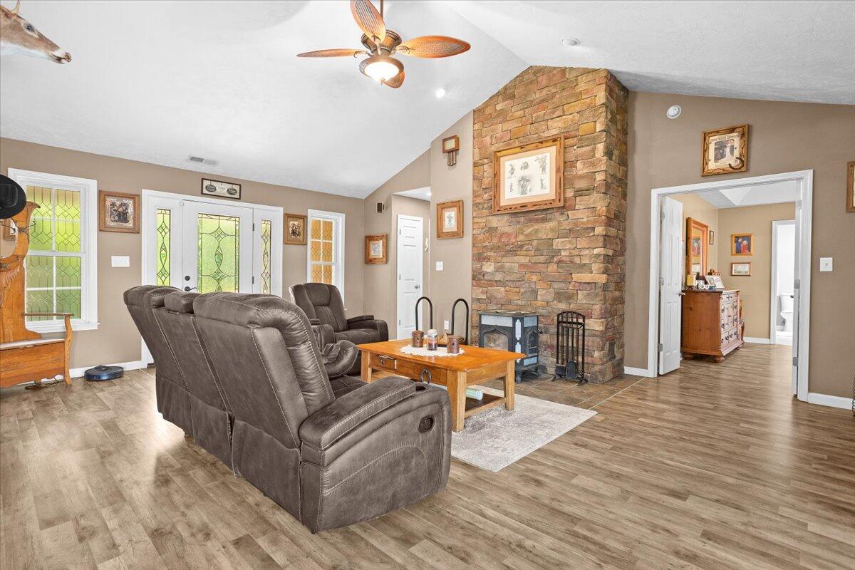 1530 Indian Springs LN