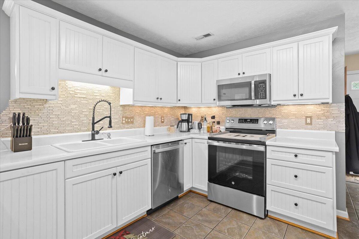 1530 Indian Springs LN