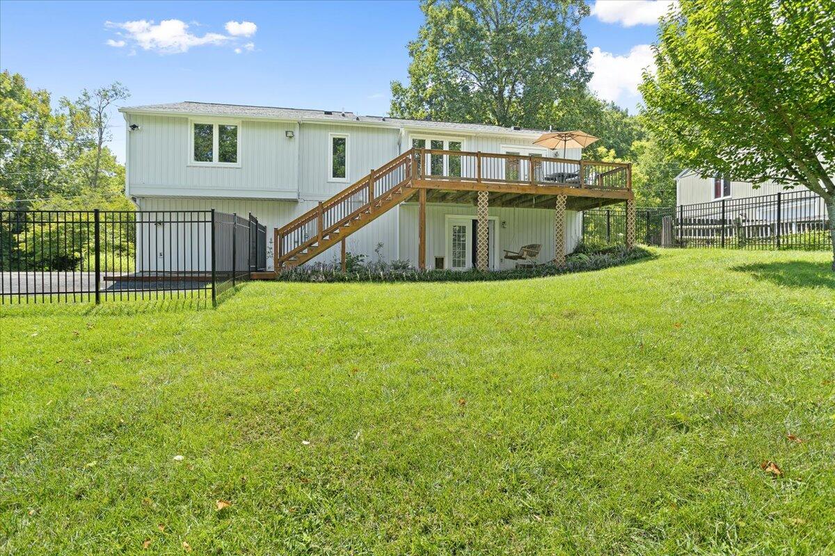 5237 Roselawn RD