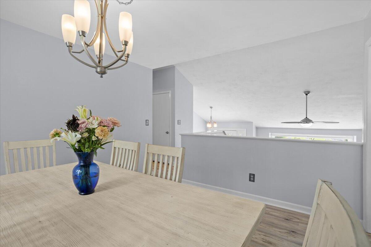 5237 Roselawn RD