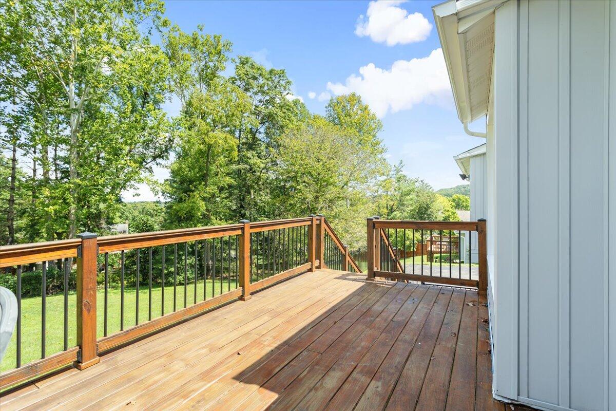 5237 Roselawn RD