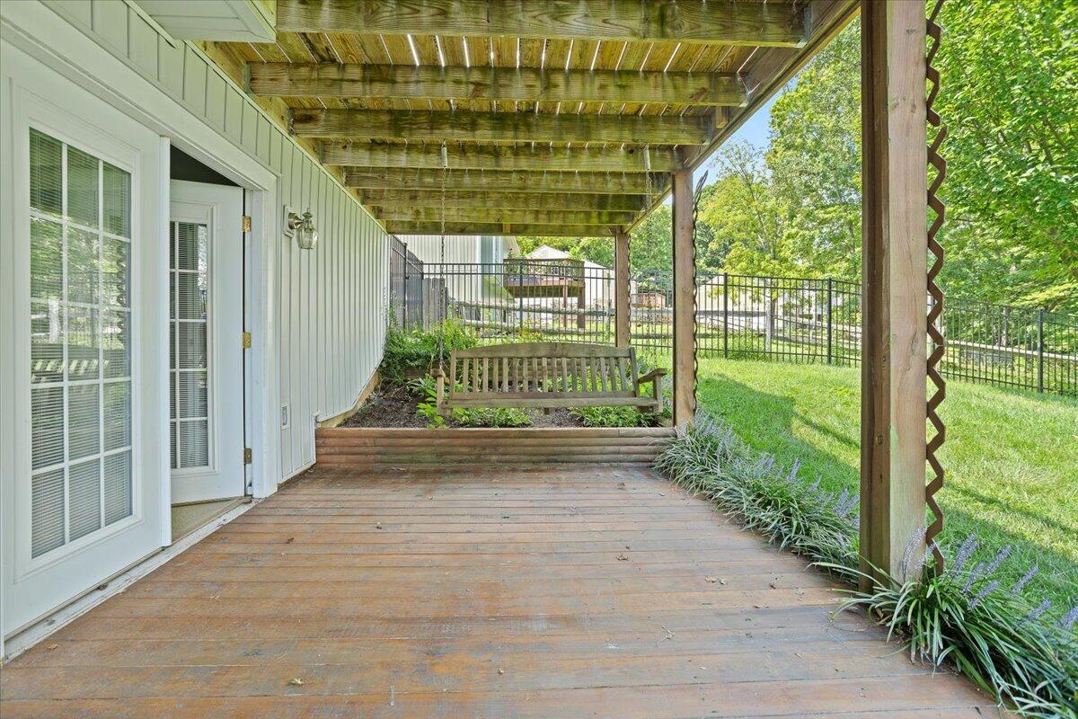 5237 Roselawn RD