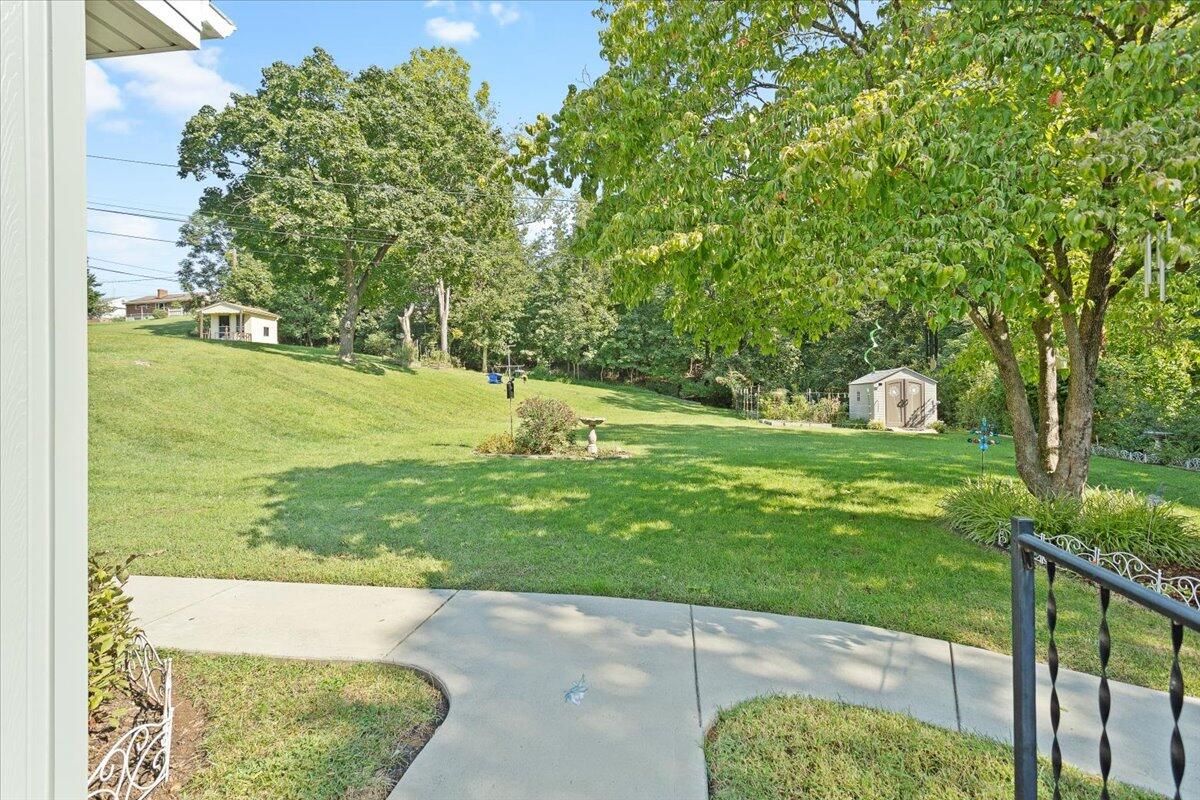 4309 Cresthill DR