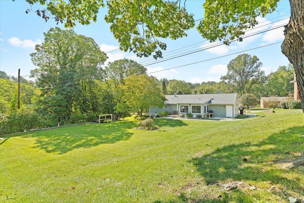 4309 Cresthill DR