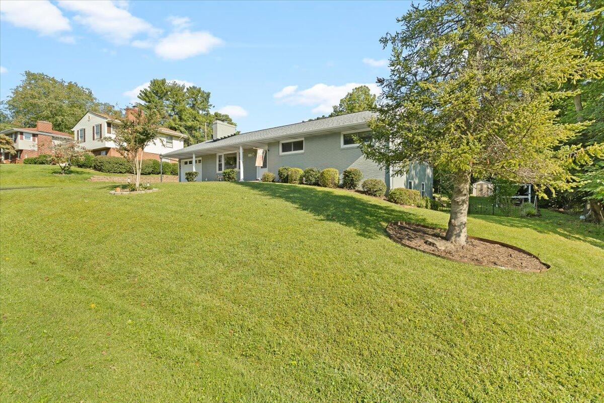 4309 Cresthill DR