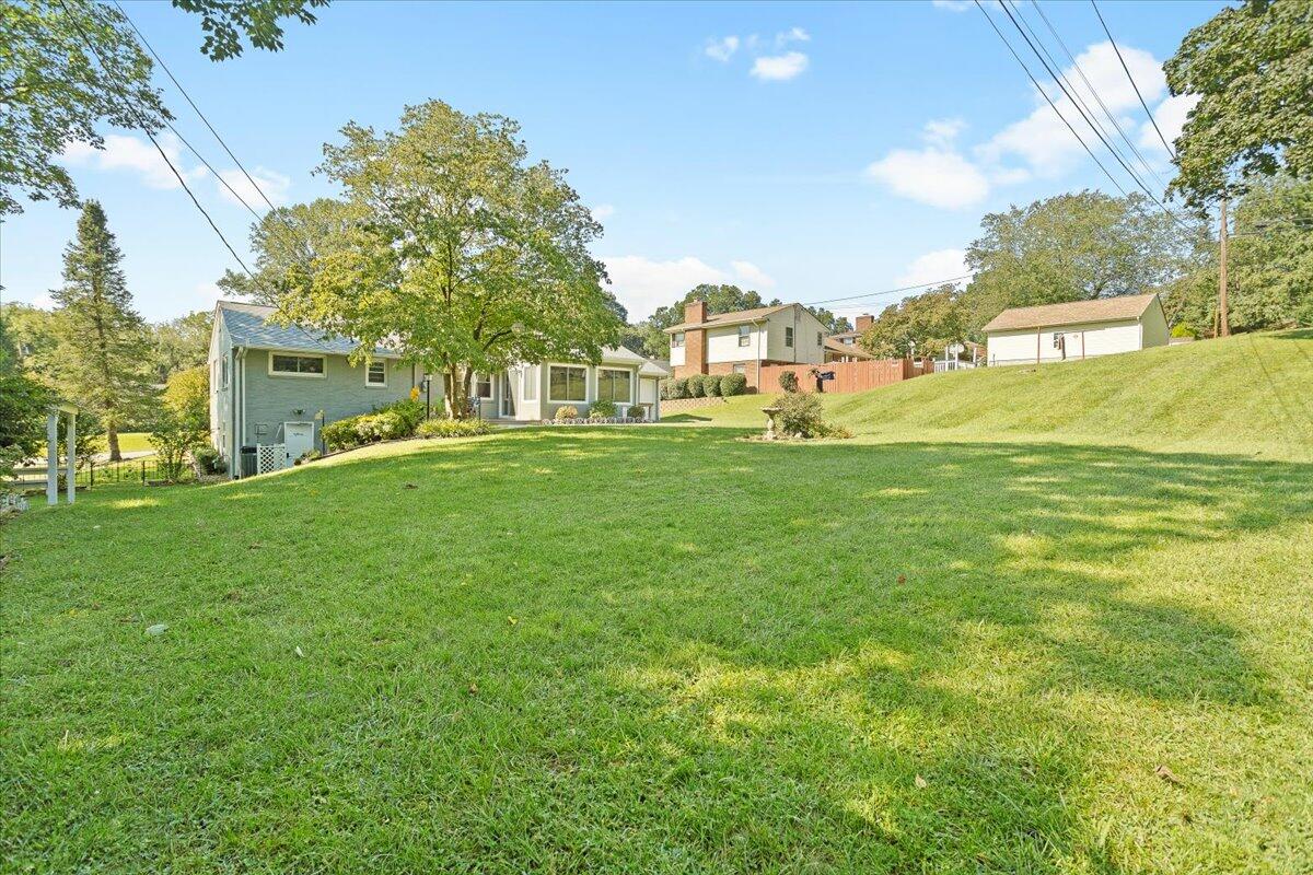 4309 Cresthill DR