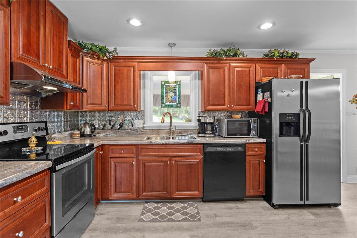 4309 Cresthill DR