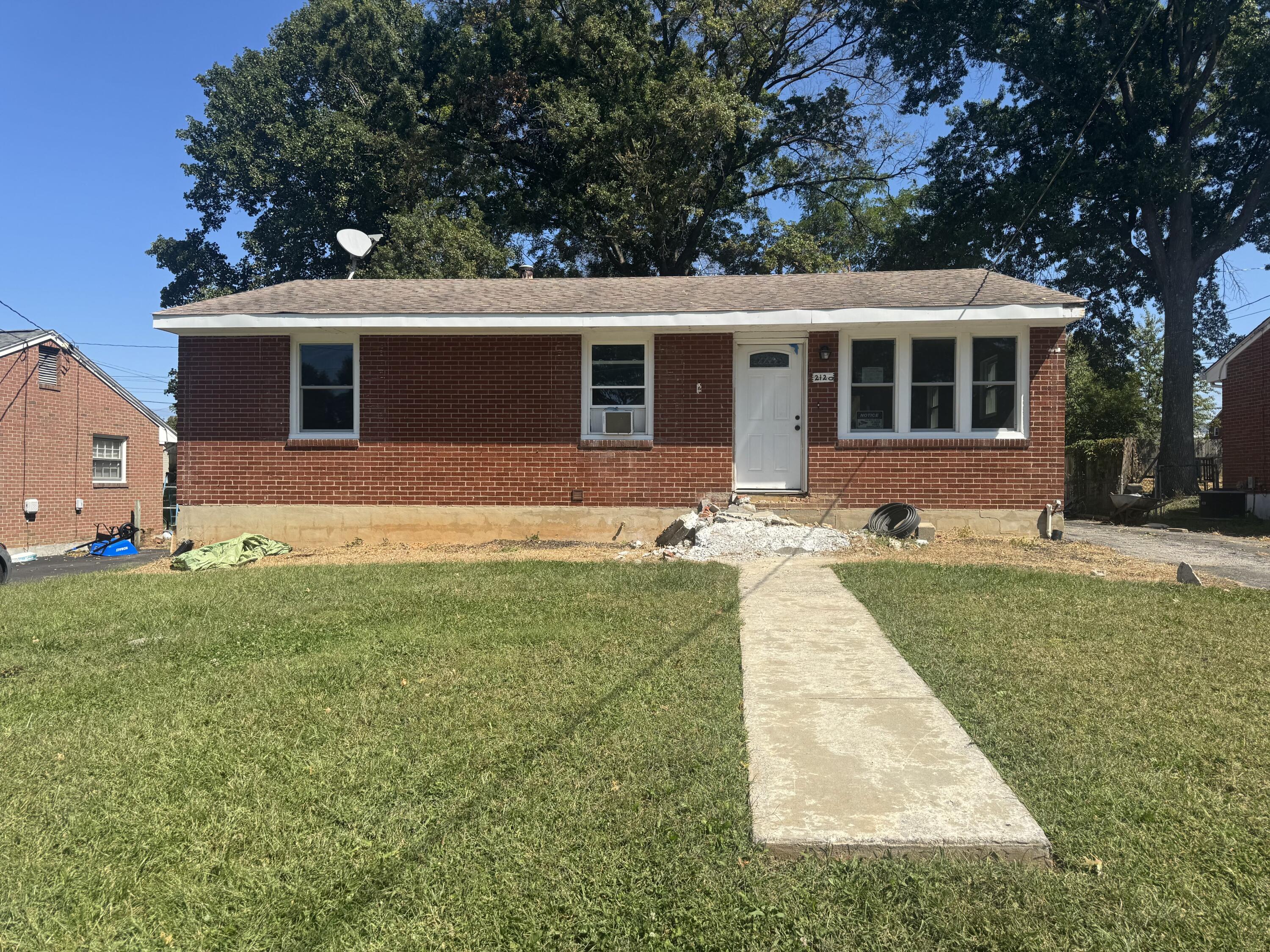 2120 Ellison AVE