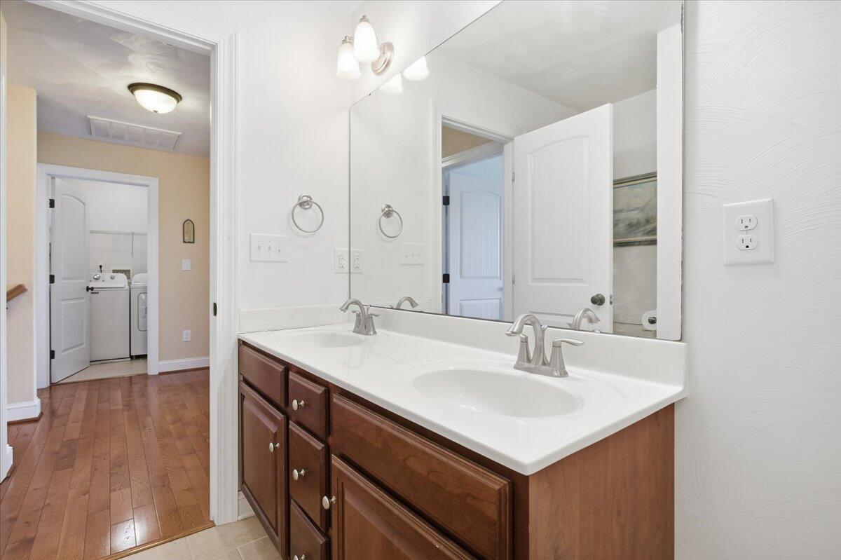 250 Thornblade WAY