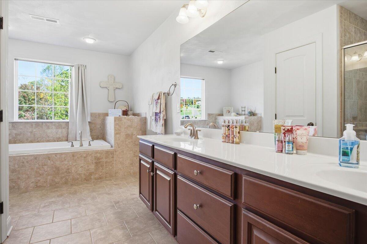 250 Thornblade WAY