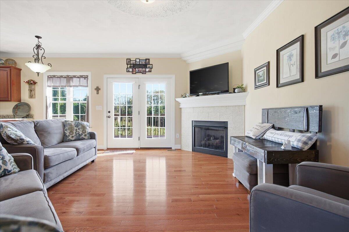 250 Thornblade WAY