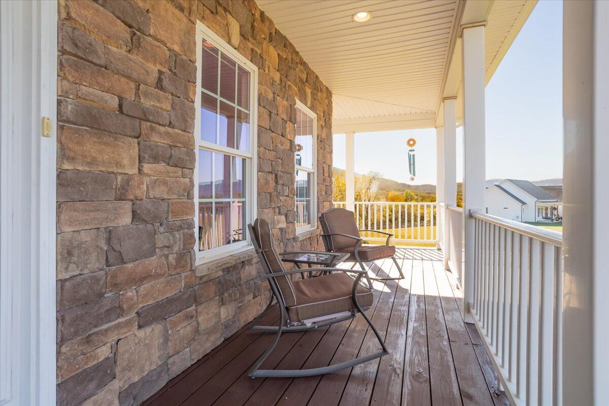 250 Thornblade WAY
