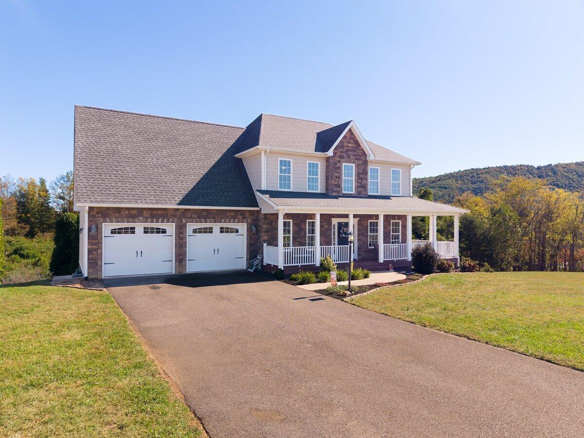 250 Thornblade WAY