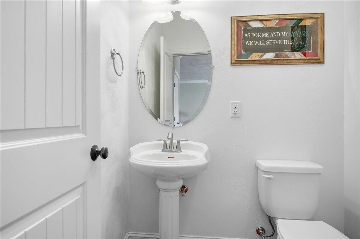 250 Thornblade WAY